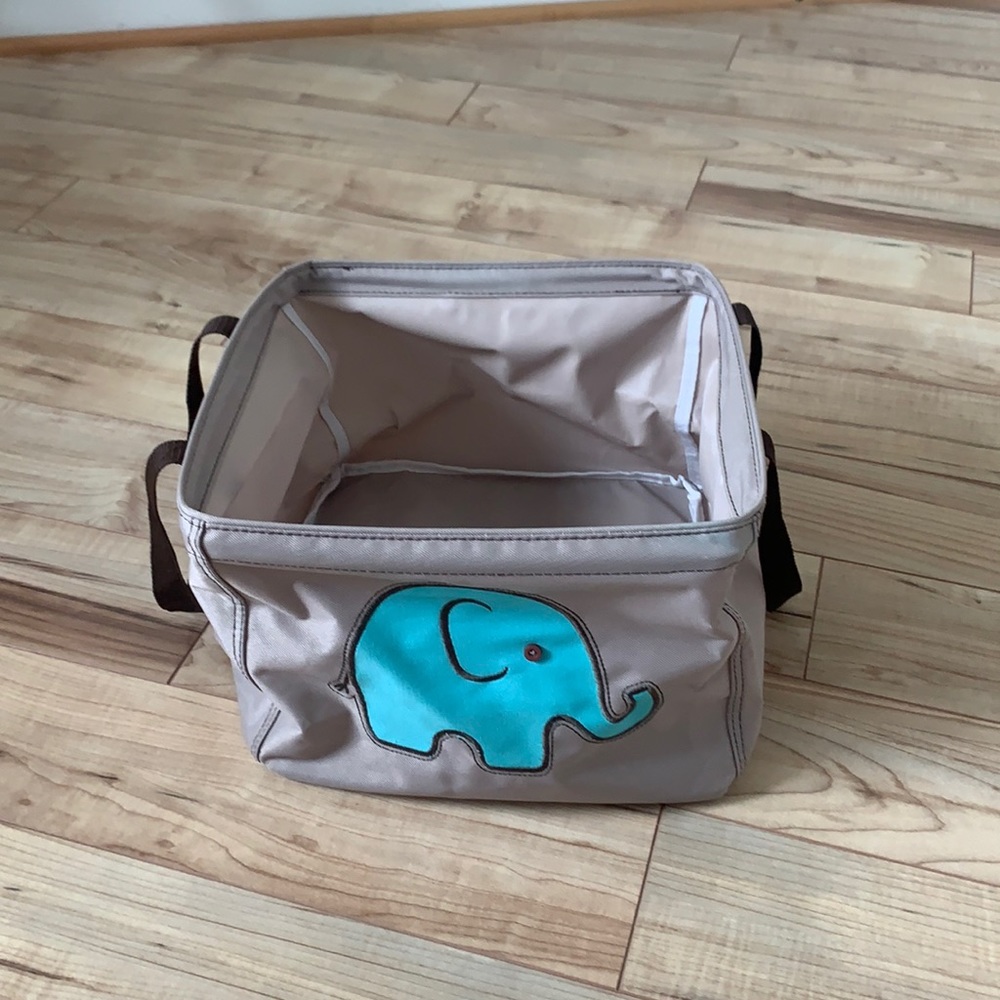Baby storage container